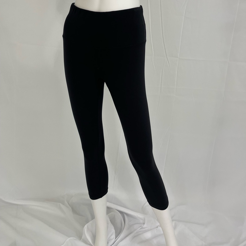 Capri black leggings.